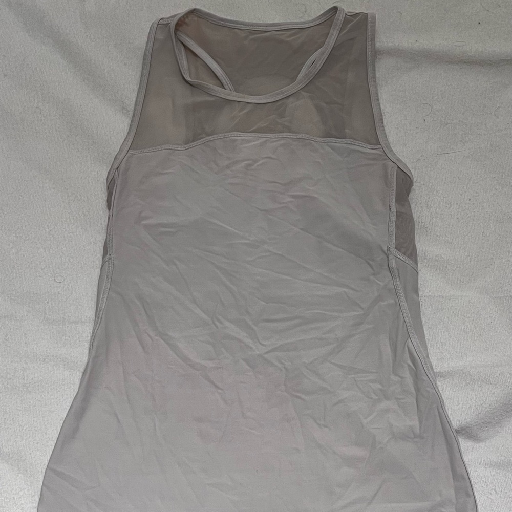Selling lululemon clothes for 40 dollars each Willing to accept reasonable offer